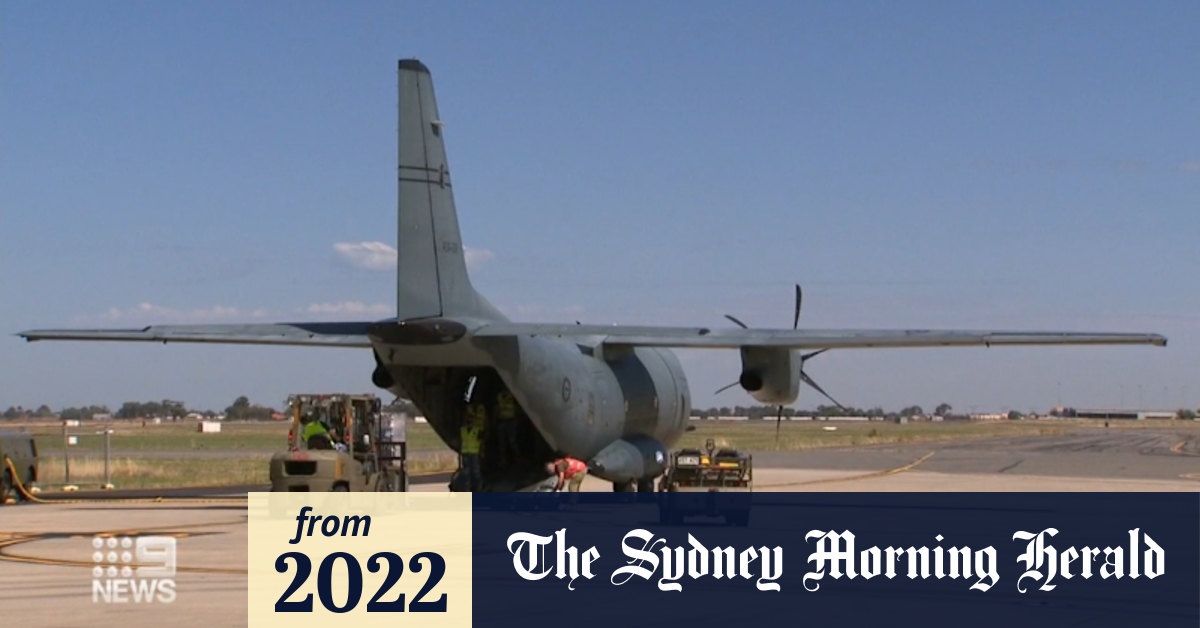 Video First RAAF flight carries food, supplies to flooded Coober Pedy